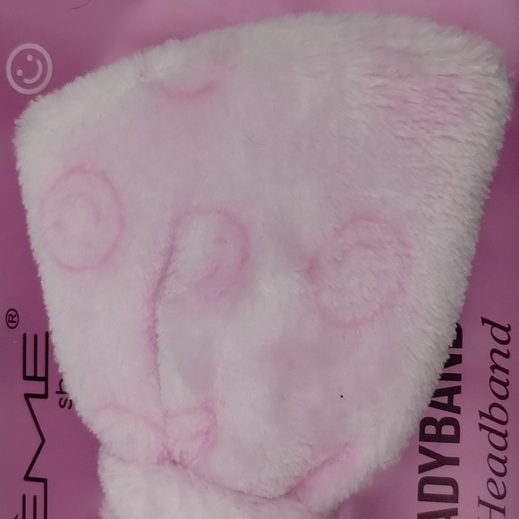 the Crème Shop teddy headband pink with smiley faces plush spa - Picture 5 of 5